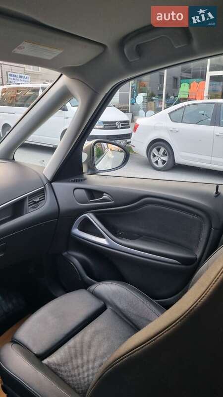 Мінівен Opel Zafira 2016 в Києві