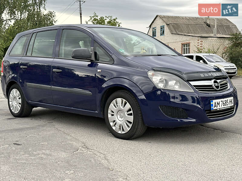 Минивэн Opel Zafira 2011 в Звягеле