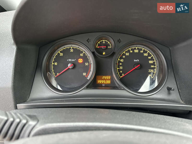 Минивэн Opel Zafira 2011 в Звягеле