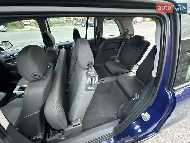 Минивэн Opel Zafira 2011 в Звягеле