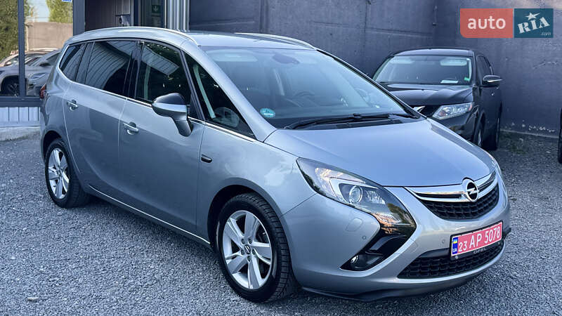 Opel Zafira 2015