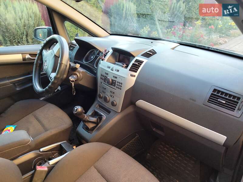 Мінівен Opel Zafira 2009 в Луцьку