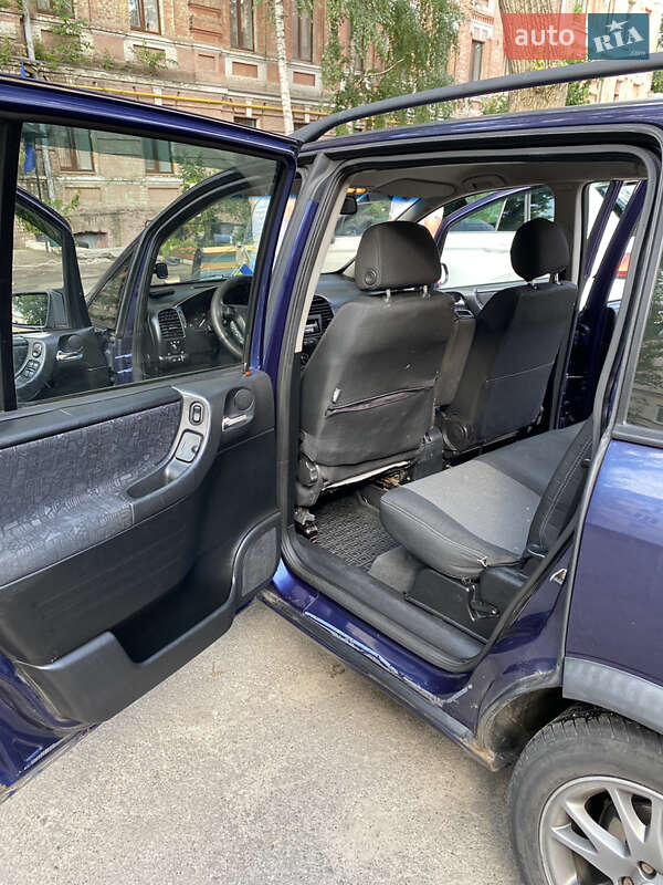 Минивэн Opel Zafira 2002 в Киеве