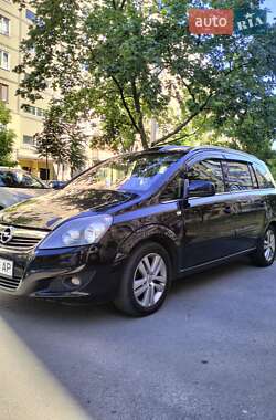 Минивэн Opel Zafira 2010 в Днепре