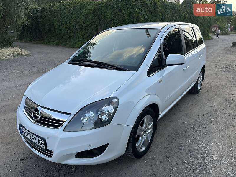 Opel Zafira 2011