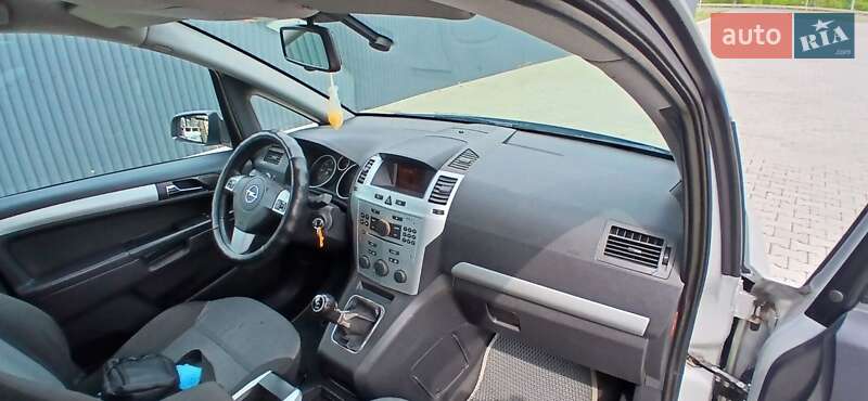 Минивэн Opel Zafira 2009 в Летичеве