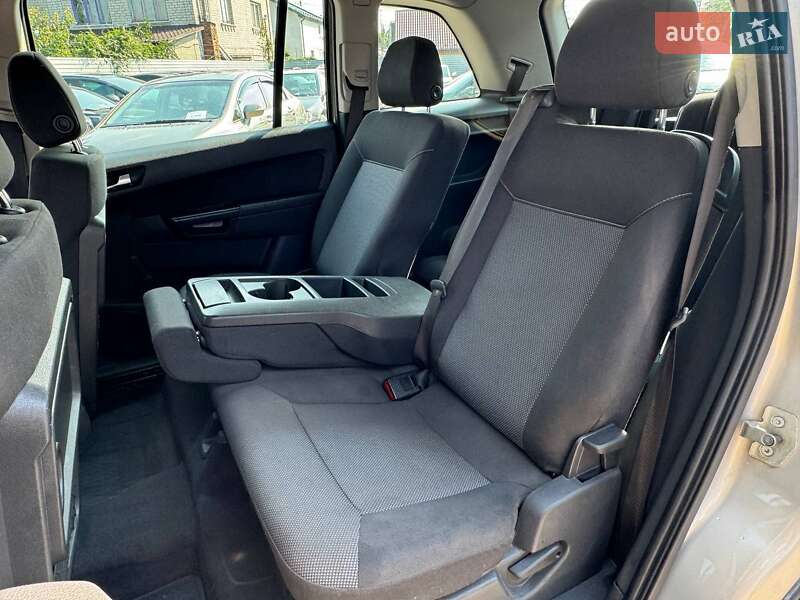 Минивэн Opel Zafira 2009 в Киеве