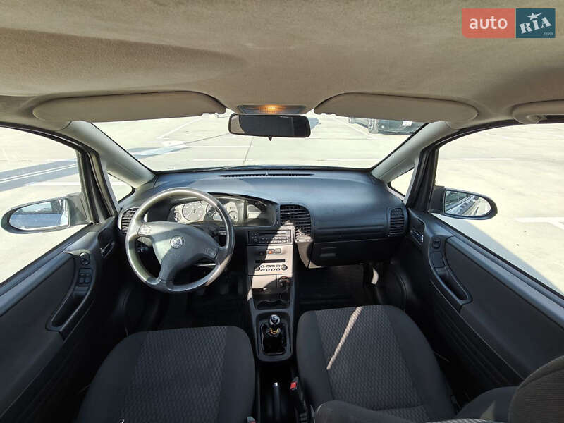 Минивэн Opel Zafira 2004 в Киеве