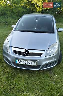 Минивэн Opel Zafira 2006 в Херсоне