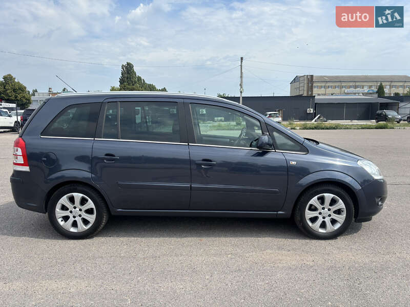 Минивэн Opel Zafira 2010 в Белой Церкви
