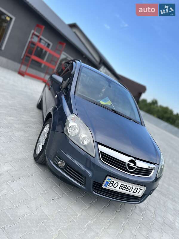 Минивэн Opel Zafira 2007 в Надворной