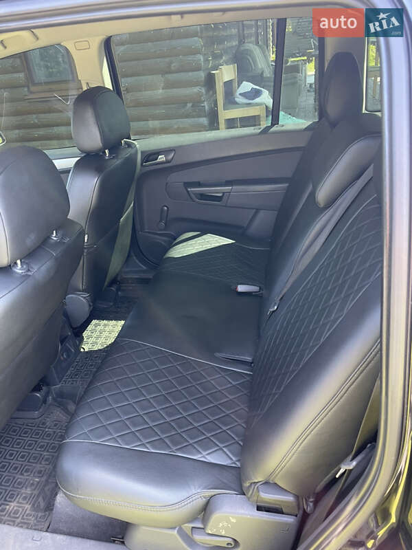 Минивэн Opel Zafira 2005 в Звягеле