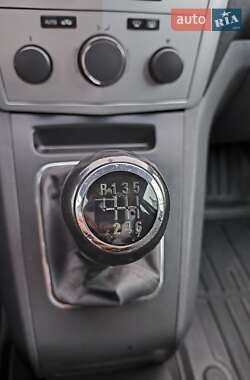 Минивэн Opel Zafira 2011 в 