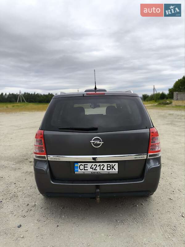 Минивэн Opel Zafira 2011 в Почаеве