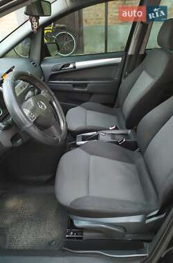 Минивэн Opel Zafira 2006 в 