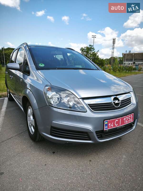 Минивэн Opel Zafira 2006 в Ивано-Франковске