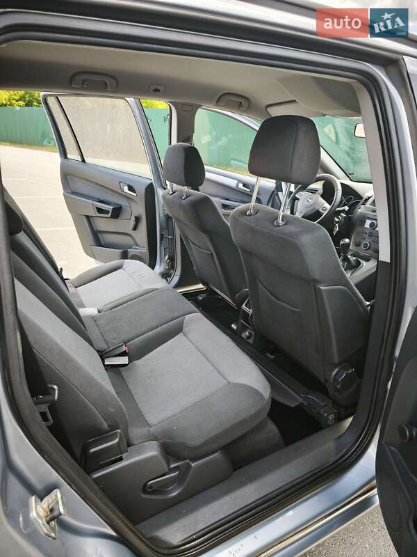 Минивэн Opel Zafira 2006 в Ивано-Франковске