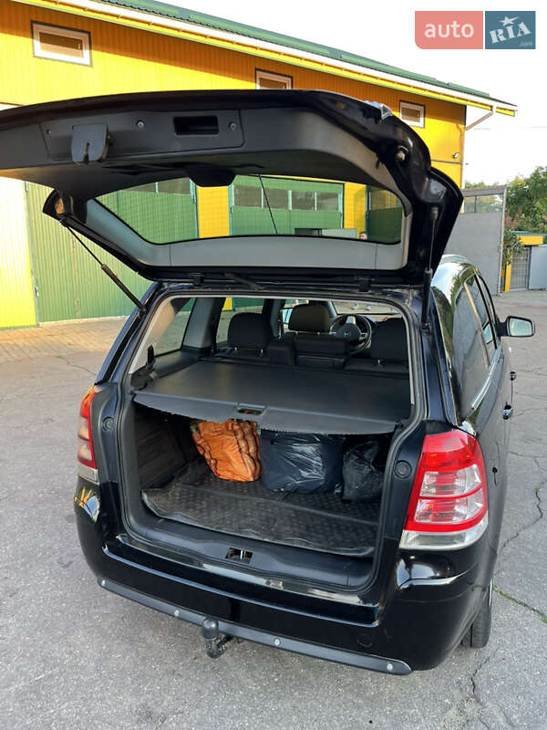 Минивэн Opel Zafira 2009 в Черкассах