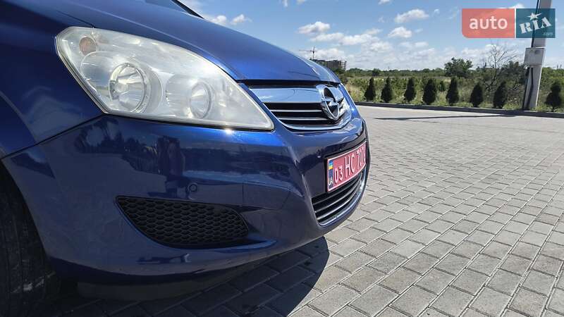 Минивэн Opel Zafira 2008 в Золочеве