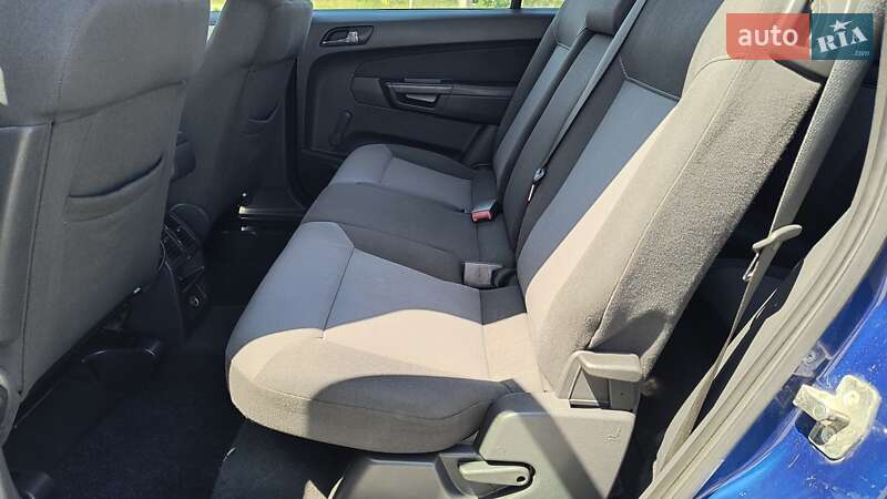Минивэн Opel Zafira 2008 в Золочеве