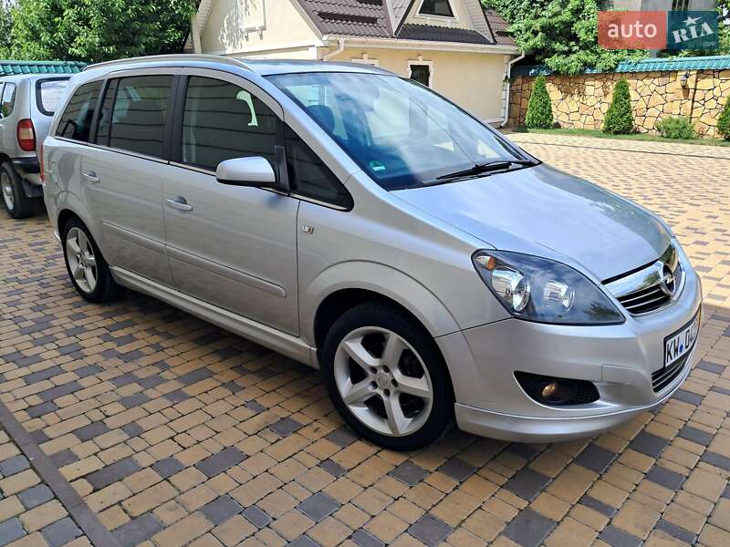 Минивэн Opel Zafira 2008 в Могилев-Подольске