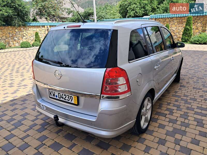 Минивэн Opel Zafira 2008 в Могилев-Подольске