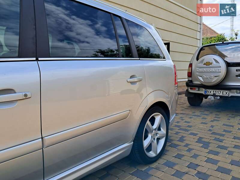 Минивэн Opel Zafira 2008 в Могилев-Подольске