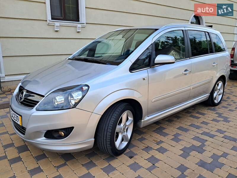 Минивэн Opel Zafira 2008 в Могилев-Подольске
