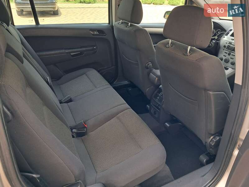 Минивэн Opel Zafira 2008 в Могилев-Подольске