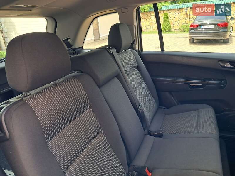 Минивэн Opel Zafira 2008 в Могилев-Подольске