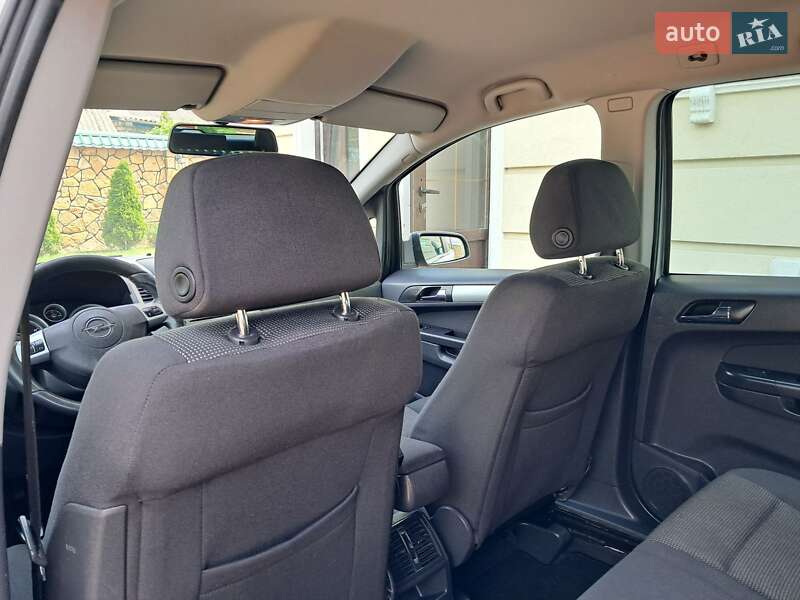 Минивэн Opel Zafira 2008 в Могилев-Подольске