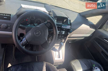 Минивэн Opel Zafira 2010 в 