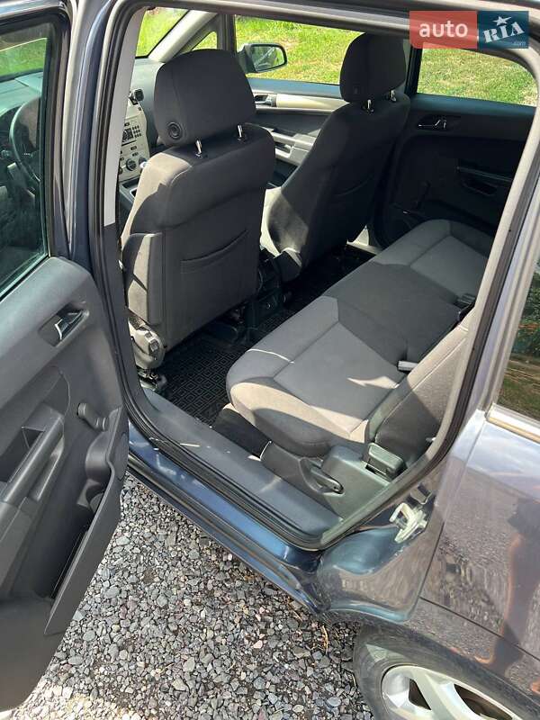 Минивэн Opel Zafira 2008 в Миргороде