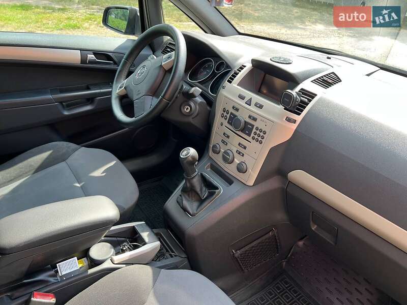 Минивэн Opel Zafira 2008 в Миргороде