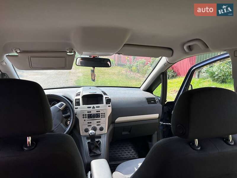 Минивэн Opel Zafira 2008 в Миргороде