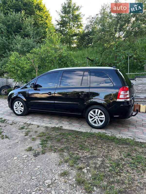 Минивэн Opel Zafira 2010 в Коломые