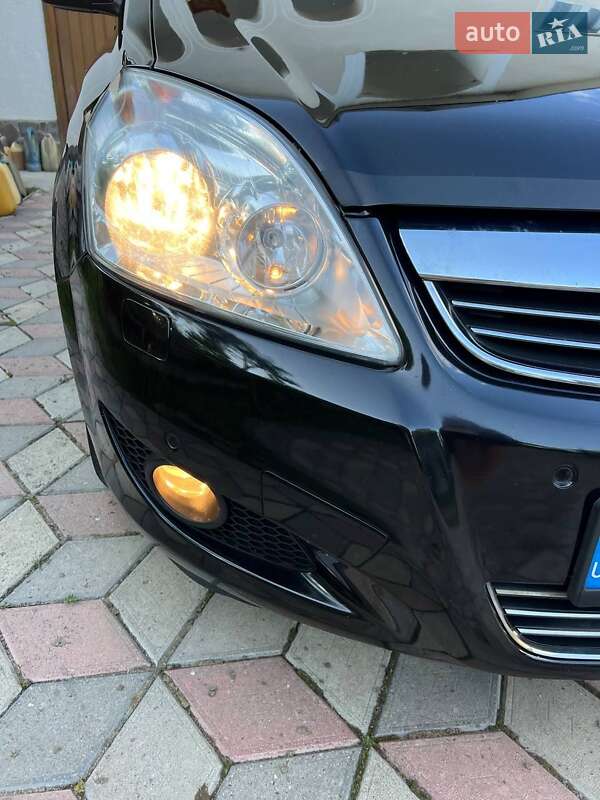 Минивэн Opel Zafira 2010 в Коломые