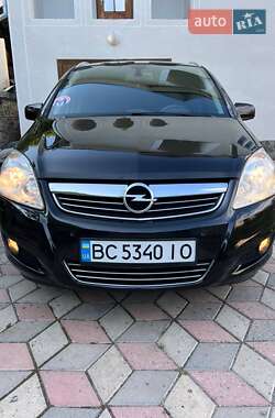 Минивэн Opel Zafira 2010 в 