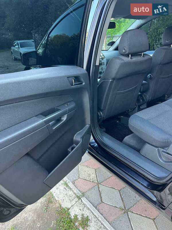 Минивэн Opel Zafira 2010 в Коломые