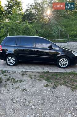 Минивэн Opel Zafira 2010 в 