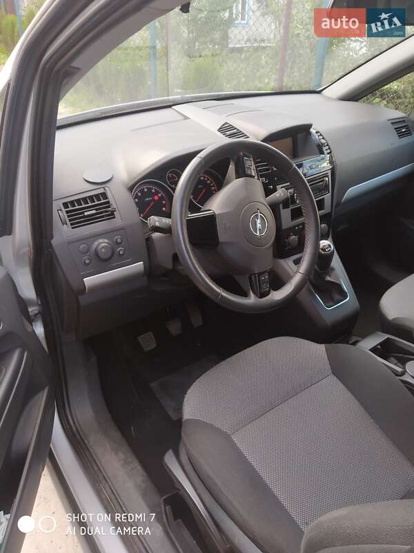 Мінівен Opel Zafira 2011 в Острозі