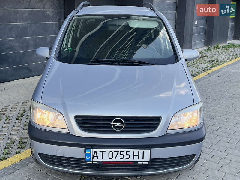Минивэн Opel Zafira 2002 в Ивано-Франковске