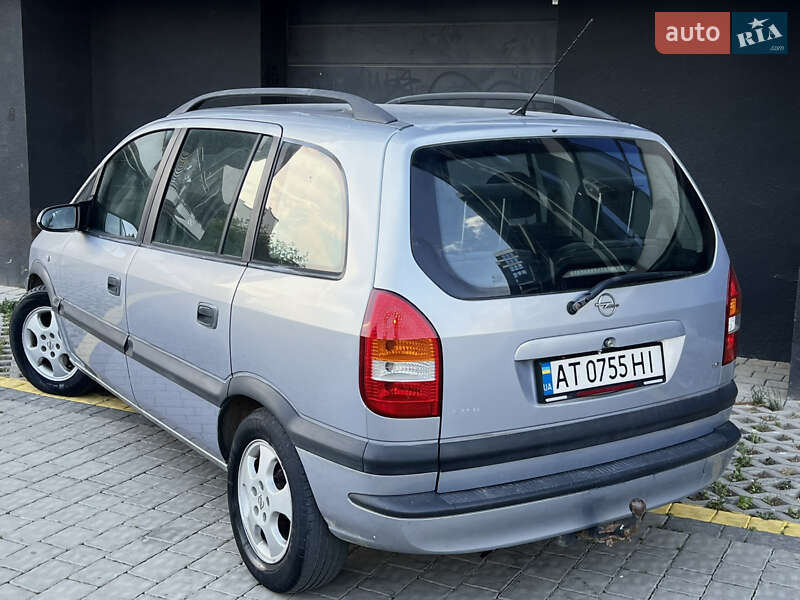 Минивэн Opel Zafira 2002 в Ивано-Франковске