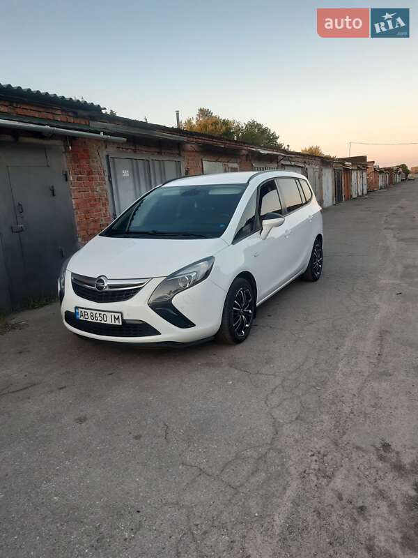 Opel Zafira 2015