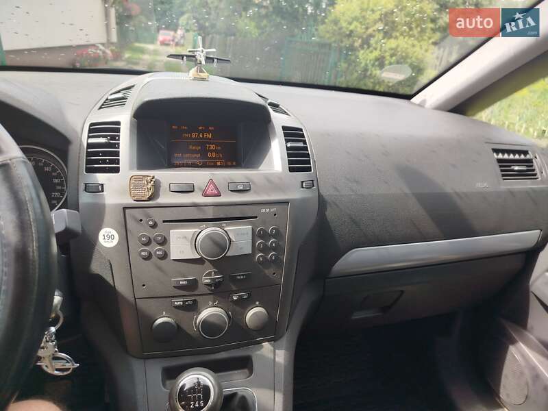 Минивэн Opel Zafira 2005 в Мостиске