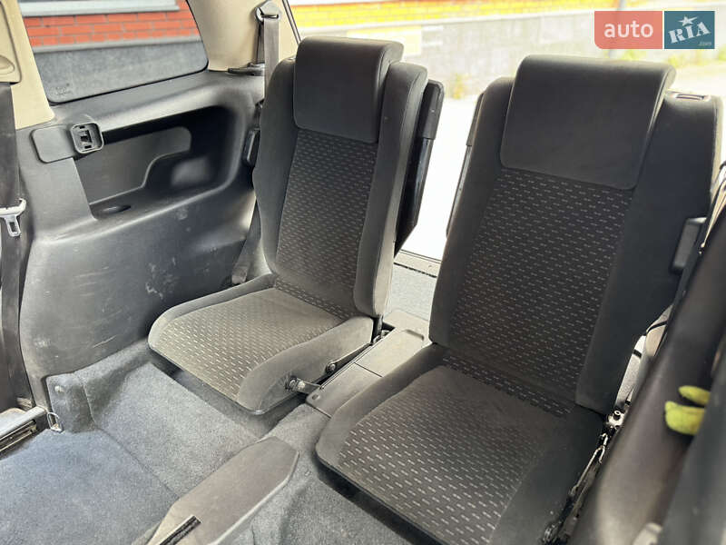 Минивэн Opel Zafira 2005 в Киеве