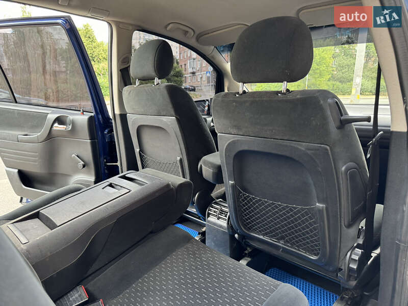 Минивэн Opel Zafira 2005 в Киеве