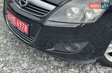 Минивэн Opel Zafira 2011 в 