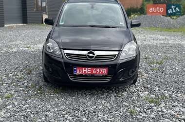 Минивэн Opel Zafira 2011 в 