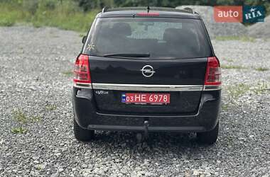 Минивэн Opel Zafira 2011 в 